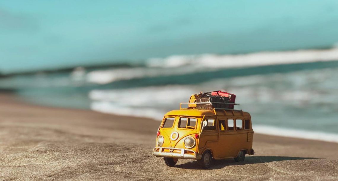 autobus-igracka-plaza-putovanje