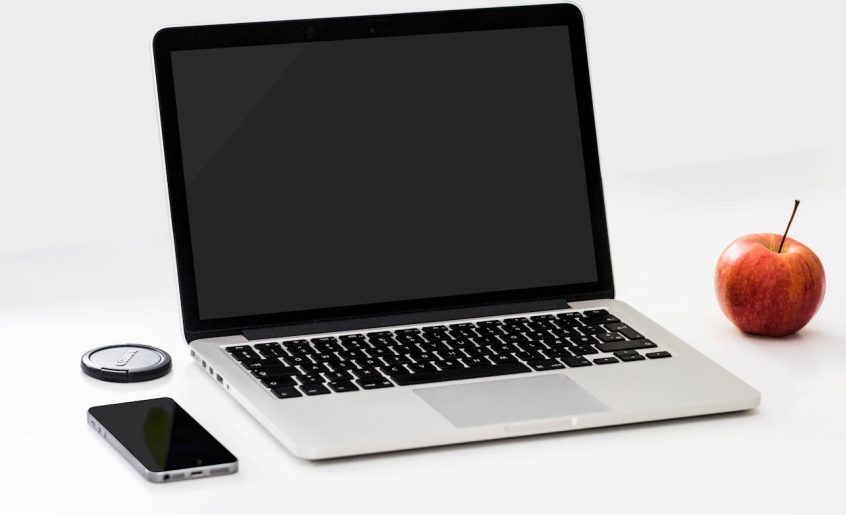 macbook-iphone-jabuka